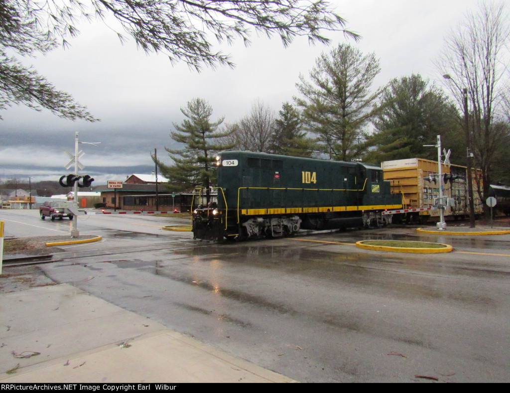 Ohio South Central Railroad (OSCR) 104